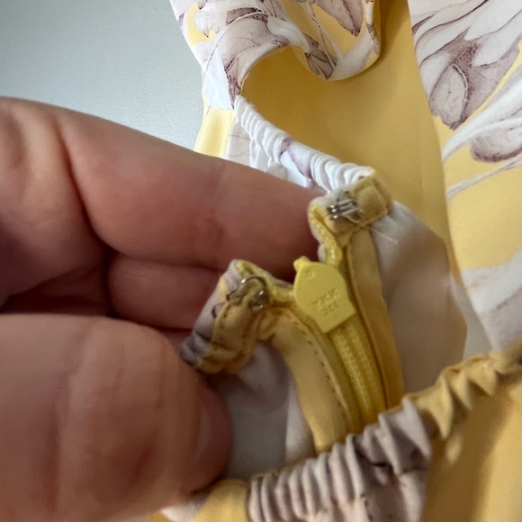 Aritzia Babaton Hamptons Midi Dress Yellow White Floral Women’s Size 4 - Picture 9 of 12